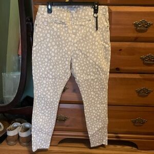 Women’s beige mud pie pull on pants no buttons or zipper